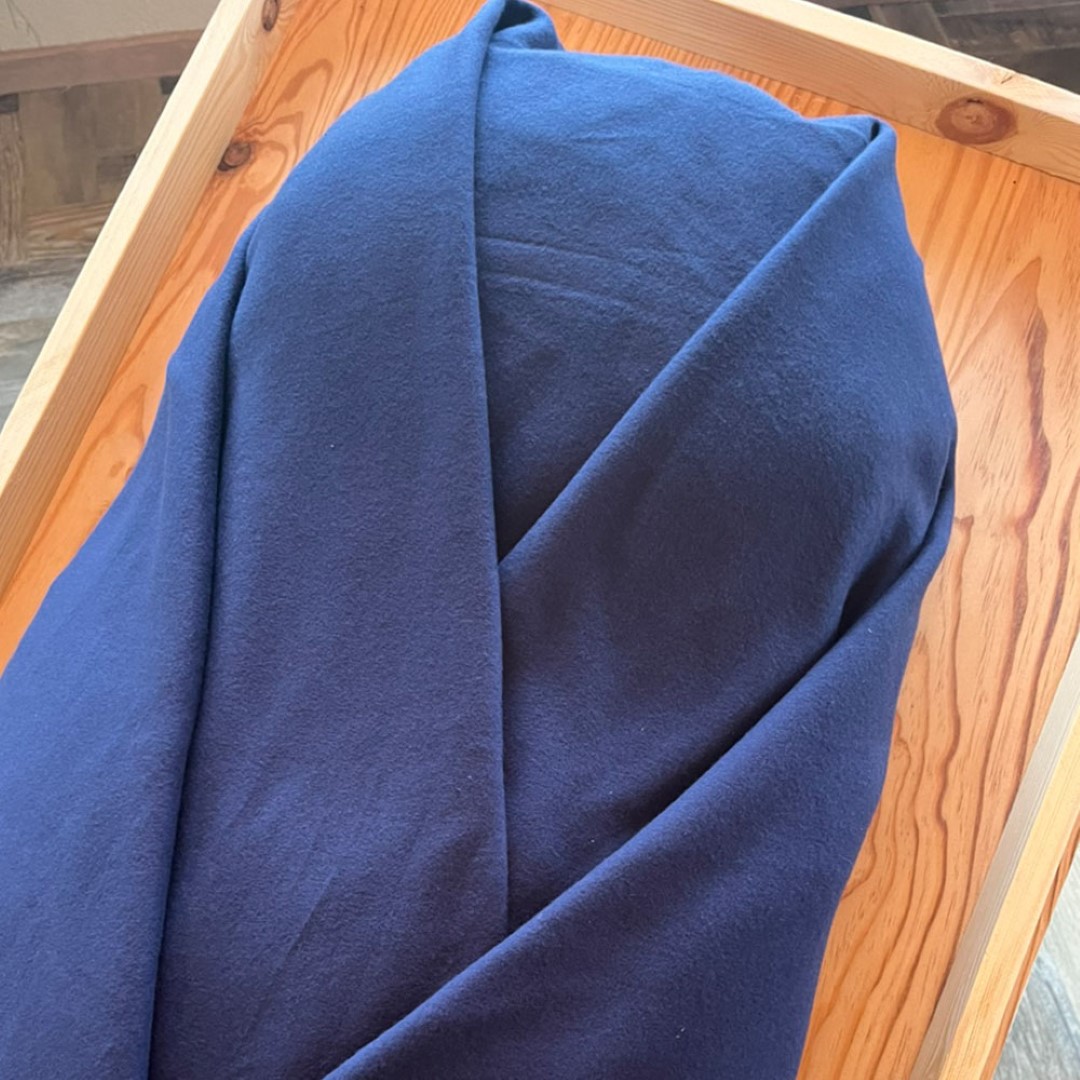 Wade van scheerwol, gevilt, zwart, blauw, zacht, robuust, aaibaar, stevig, lijkwade doek